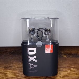 NWT Fender DXA1 In-Ear Monitors